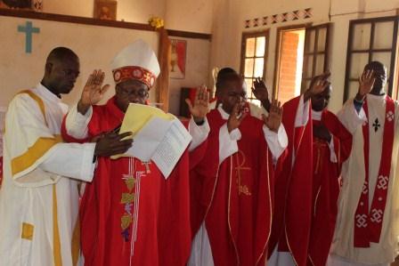 Visite canonique de Mgr Daniel Nlandu à Kibula (45)